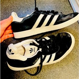 Adidas Gizelle Black Suede Sneakers